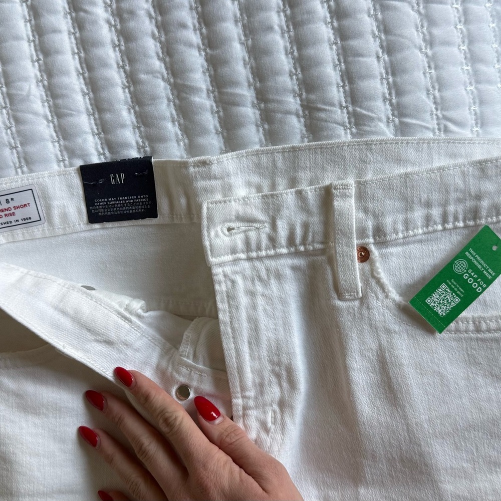 GAP Women's White Jeans